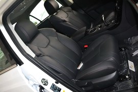 2014款比亚迪秦1.5T酷黑骑士旗舰型