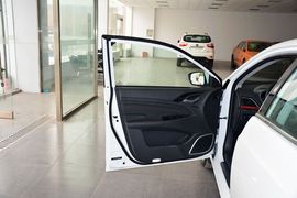 2014款比亚迪秦1.5T酷黑骑士旗舰型