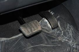 2014款比亚迪秦1.5T酷黑骑士旗舰型