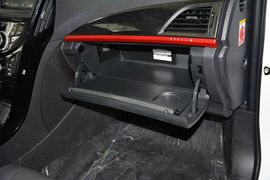 2014款比亚迪秦1.5T酷黑骑士旗舰型