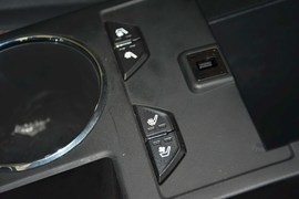 2014款比亚迪秦1.5T酷黑骑士旗舰型