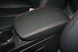 2014款比亚迪秦1.5T酷黑骑士旗舰型