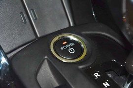 2014款比亚迪秦1.5T酷黑骑士旗舰型