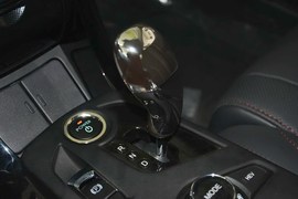 2014款比亚迪秦1.5T酷黑骑士旗舰型