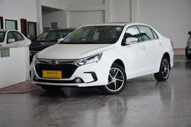 2014款比亚迪秦1.5T酷黑骑士旗舰型