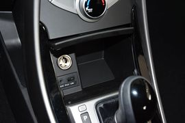 2014款现代朗动1.6L自动