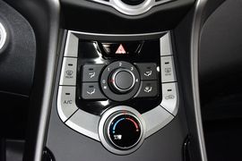 2014款现代朗动1.6L自动