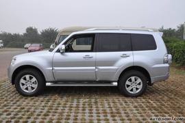 2010款三菱帕杰罗到店实拍