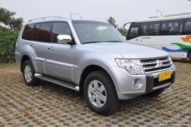 2010款三菱帕杰罗到店实拍