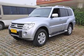 2010款三菱帕杰罗到店实拍