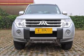 2010款三菱帕杰罗到店实拍