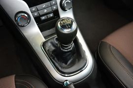 2013款雪佛兰科鲁兹掀背1.6手动豪华版
