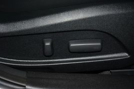 2014款现代索纳塔八2.4L自动豪华版