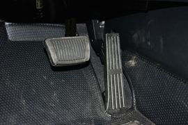 2014款现代索纳塔八2.4L自动豪华版