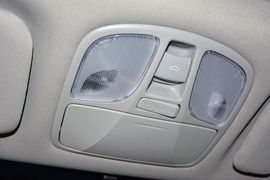 2014款现代索纳塔八2.4L自动豪华版