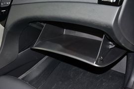 2014款现代索纳塔八2.4L自动豪华版