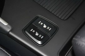 2014款现代索纳塔八2.4L自动豪华版