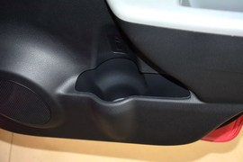 2013款铃木奥拓1.0L自动豪华型