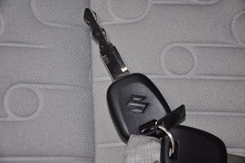 2013款铃木奥拓1.0L自动豪华型