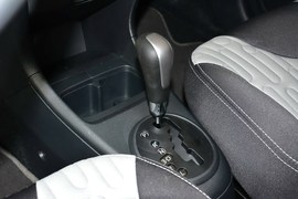 2013款铃木奥拓1.0L自动豪华型