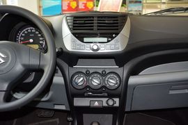 2013款铃木奥拓1.0L自动豪华型