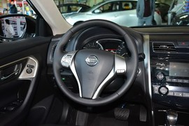 2013款日产天籁2.0L