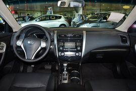 2013款日产天籁2.0L