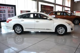 2013款日产天籁2.0L