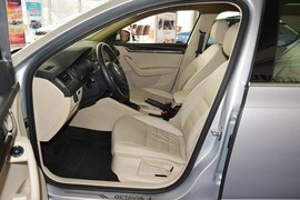 2015款斯柯达明锐1.6L自动逸杰版