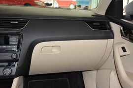 2015款斯柯达明锐1.6L自动逸杰版