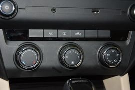 2015款斯柯达明锐1.6L自动逸杰版