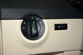 2015款斯柯达明锐1.6L自动逸杰版