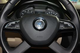 2015款斯柯达明锐1.6L自动逸杰版