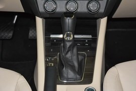 2015款斯柯达明锐1.6L自动逸杰版