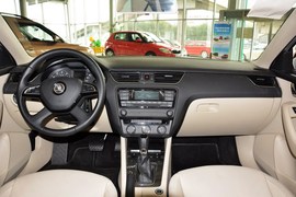 2015款斯柯达明锐1.6L自动逸杰版