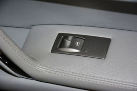 2014款大众辉腾3.0L行政型