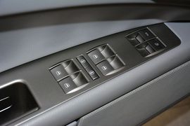 2014款大众辉腾3.0L行政型