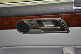 2014款大众辉腾3.0L行政型