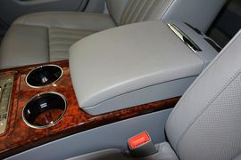 2014款大众辉腾3.0L行政型