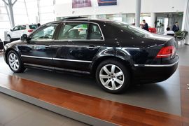 2014款大众辉腾3.0L行政型