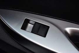 2015款丰田致炫1.5E魅动版AT