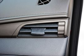 2015款丰田致炫1.5E魅动版AT