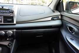2015款丰田致炫1.5E魅动版AT