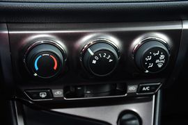 2015款丰田致炫1.5E魅动版AT