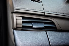 2015款丰田致炫1.5E魅动版AT