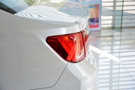 2012款丰田凯美瑞骏瑞2.0S耀动版