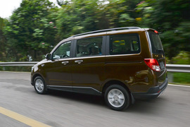 2015款长安金欧诺1.5L豪华型