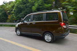 2015款长安金欧诺1.5L豪华型