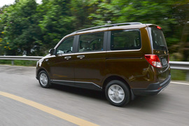 2015款长安金欧诺1.5L豪华型