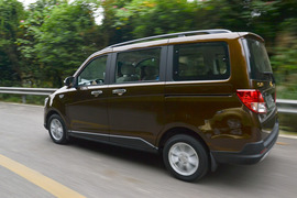 2015款长安金欧诺1.5L豪华型